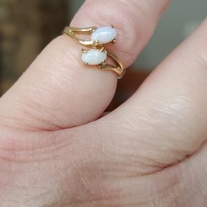 Simulated opal ring